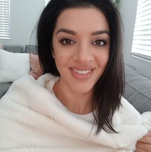 Meet your Posher, Roshena